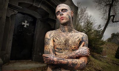 Rick Genest es Zombie Boy con tatuajes de tematica Zombie